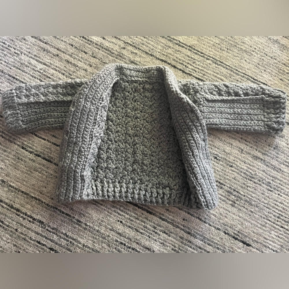 Sweater - Picture 3 of 4
